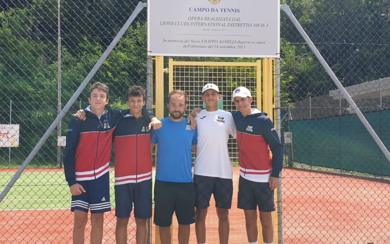 Festa grande al Ct Morciano: le squadre di Morotti e Terzini conquistano la promozione in D3 – Una targa per il capitano Oscar Cervellieri