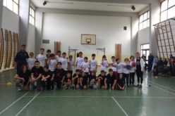 Più di 100 bambini alla festa di Natale del Coni tra partite di Dodgeball, hockey, castelli da costruire e percorsi ad ostacoli